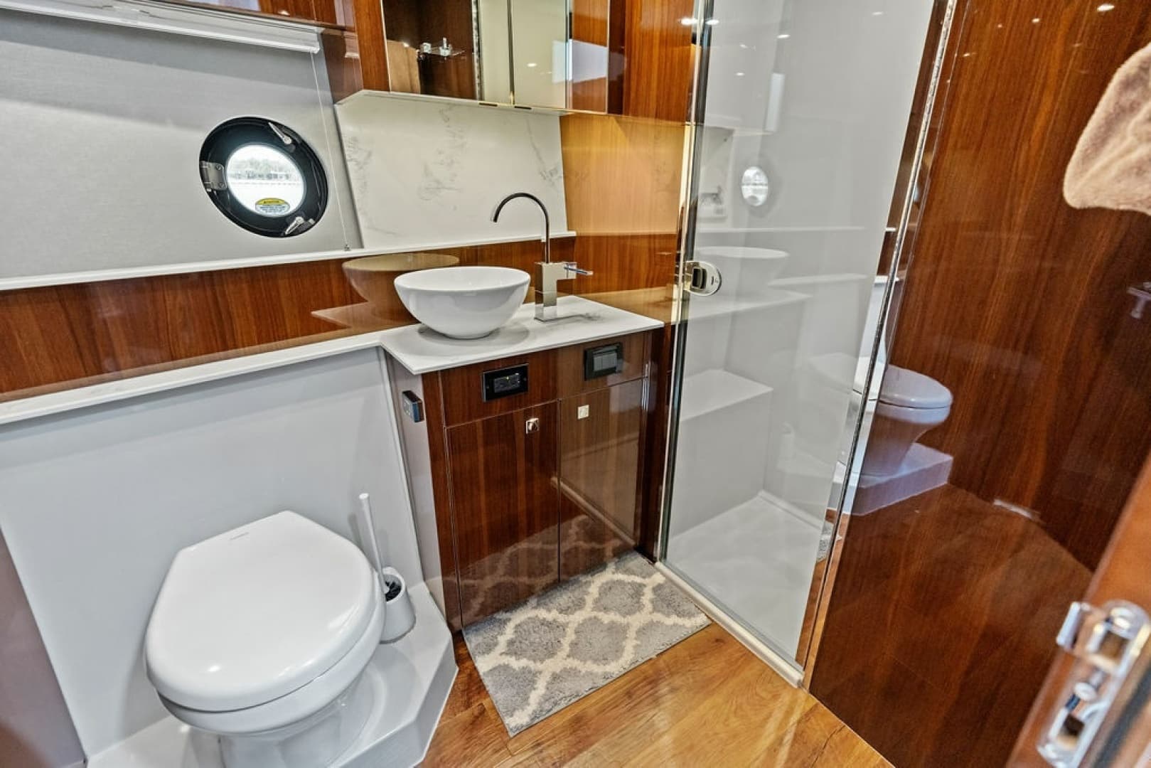 2022 Cruisers Yachts 46 CANTIUS