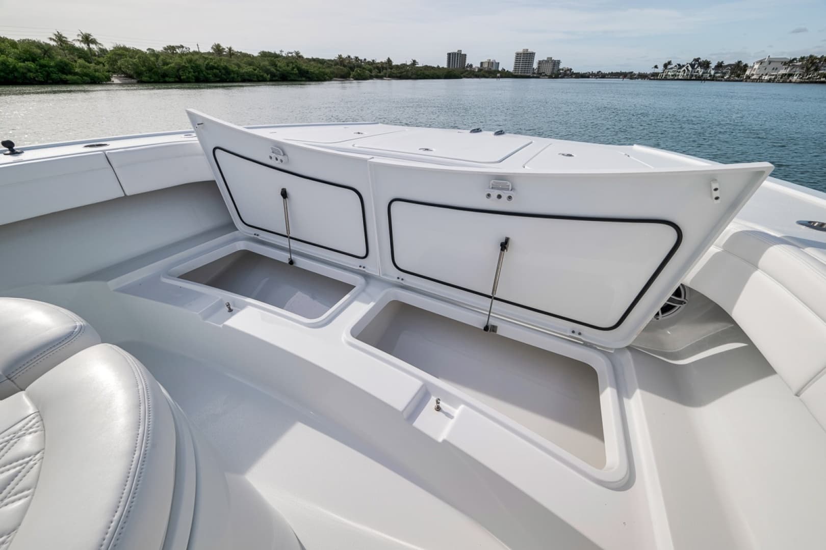 2024 Costa Custom 34 SV