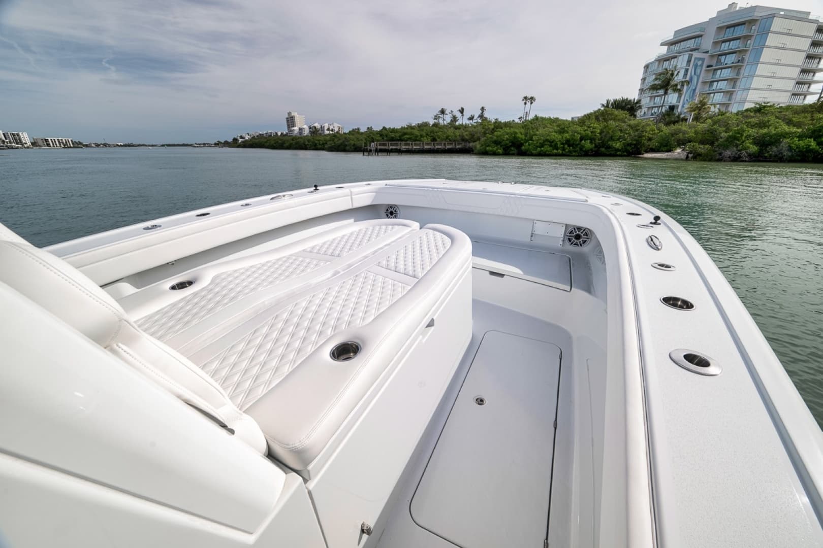 2024 Costa Custom 34 SV