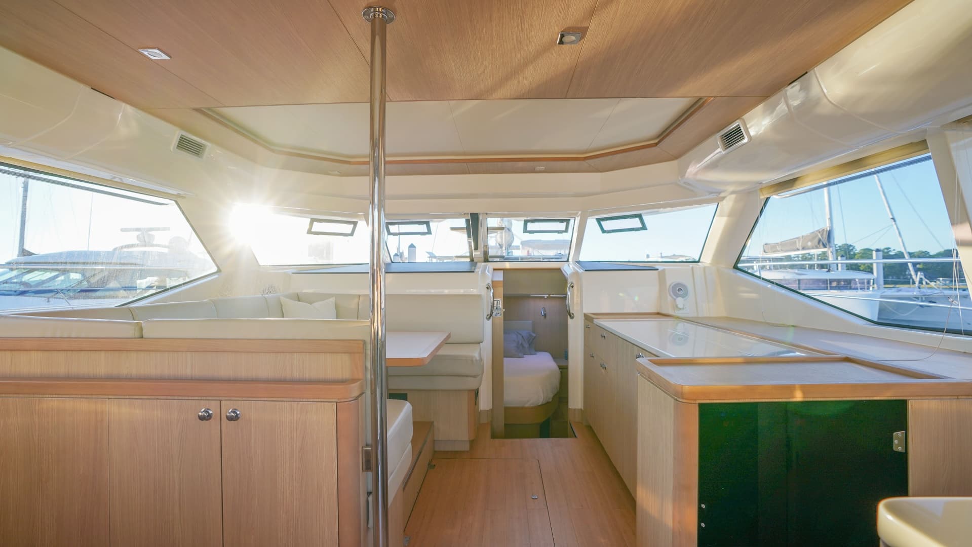 2021 Aquila 44