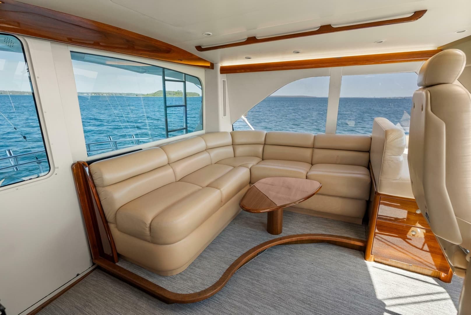 Enclosed Bridge Seating