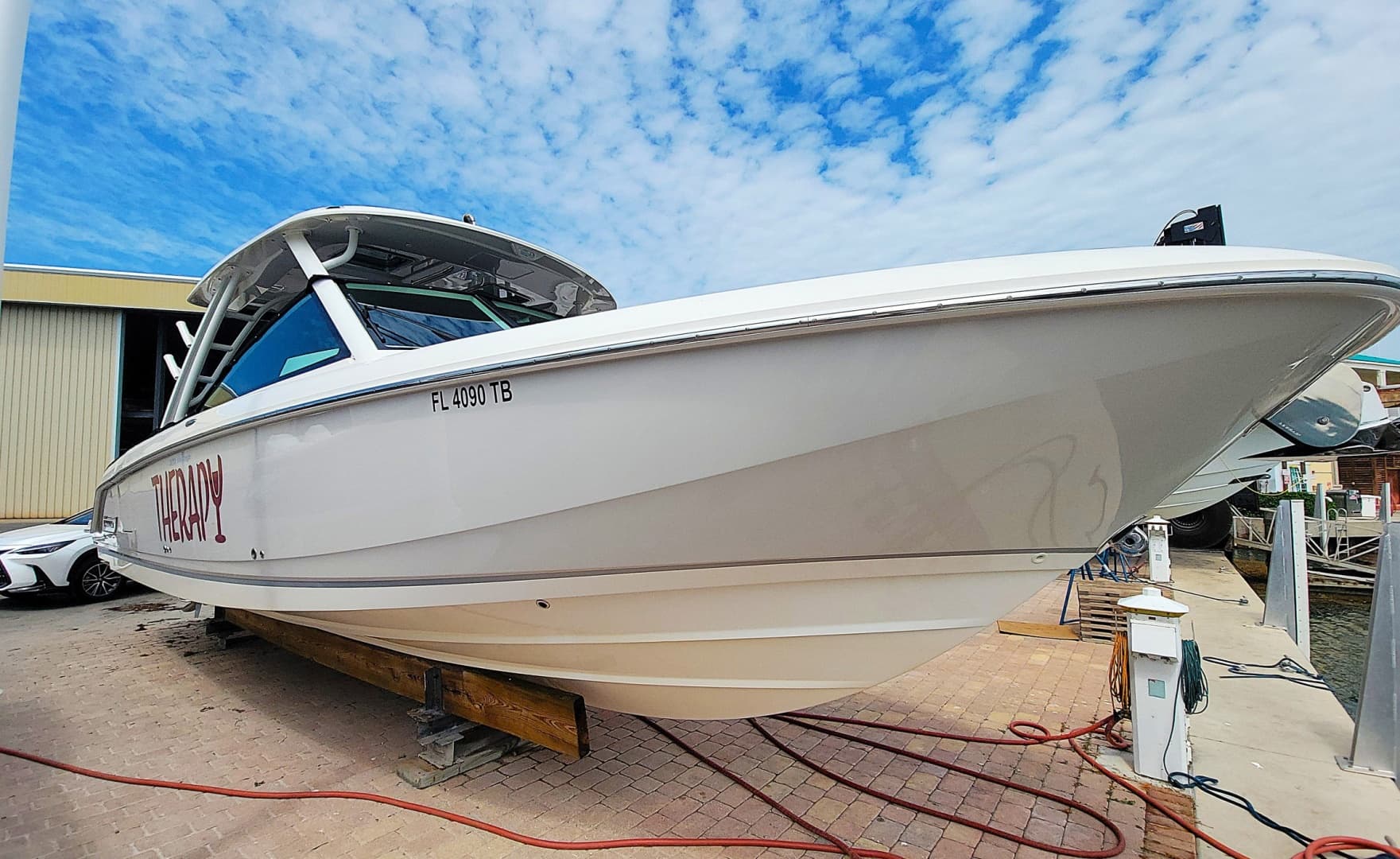 2022 Boston Whaler 320 Vantage
