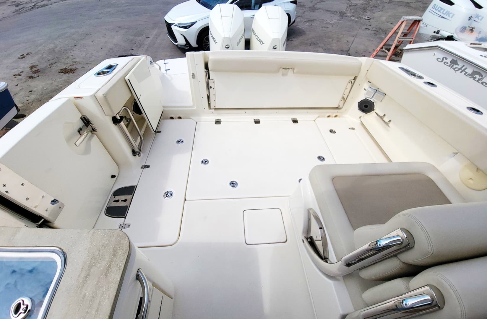 2022 Boston Whaler 320 Vantage