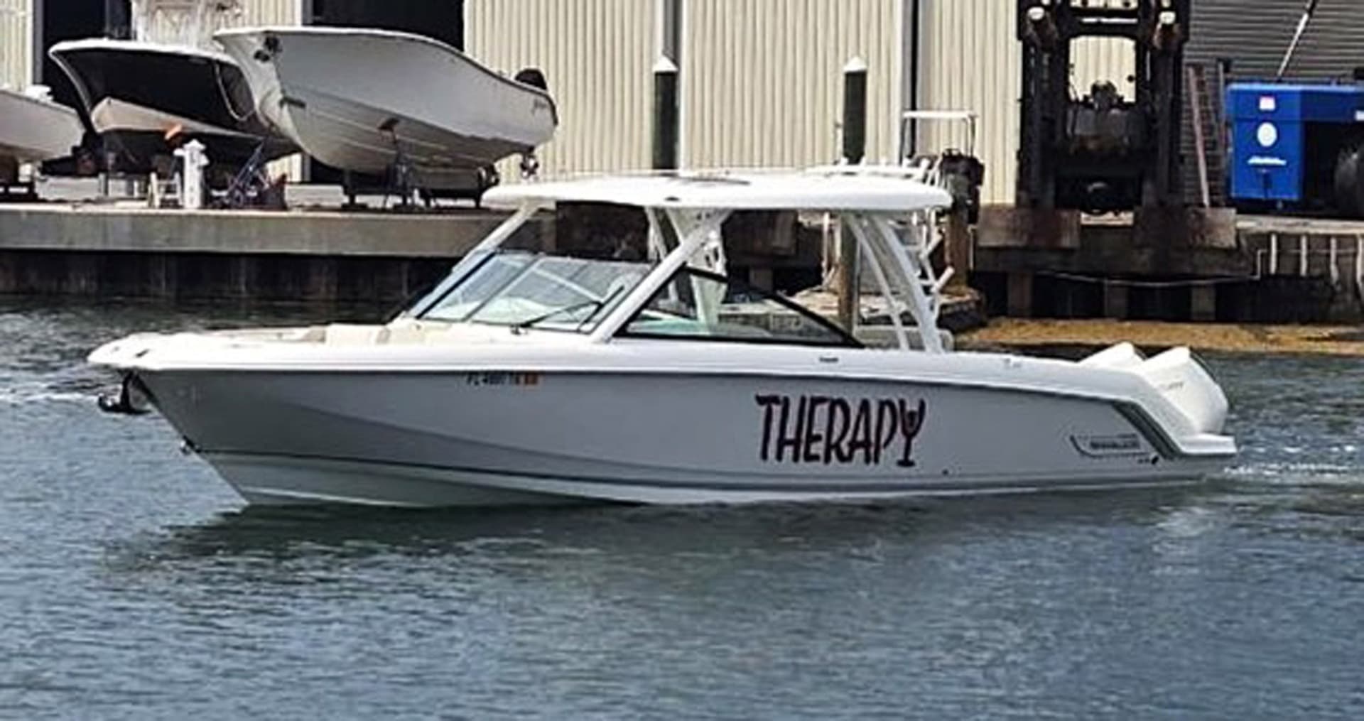 2022 Boston Whaler 320 Vantage