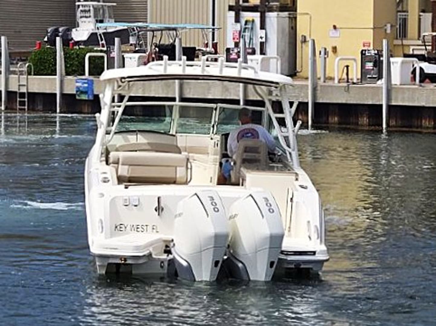 2022 Boston Whaler 320 Vantage
