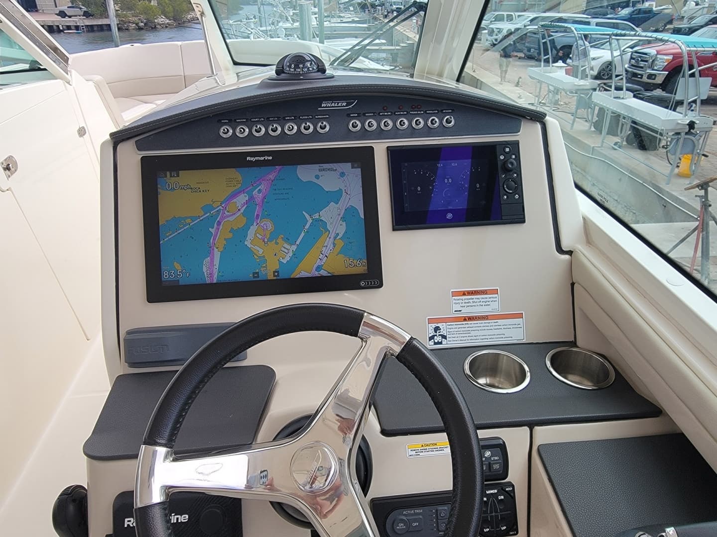 2022 Boston Whaler 320 Vantage