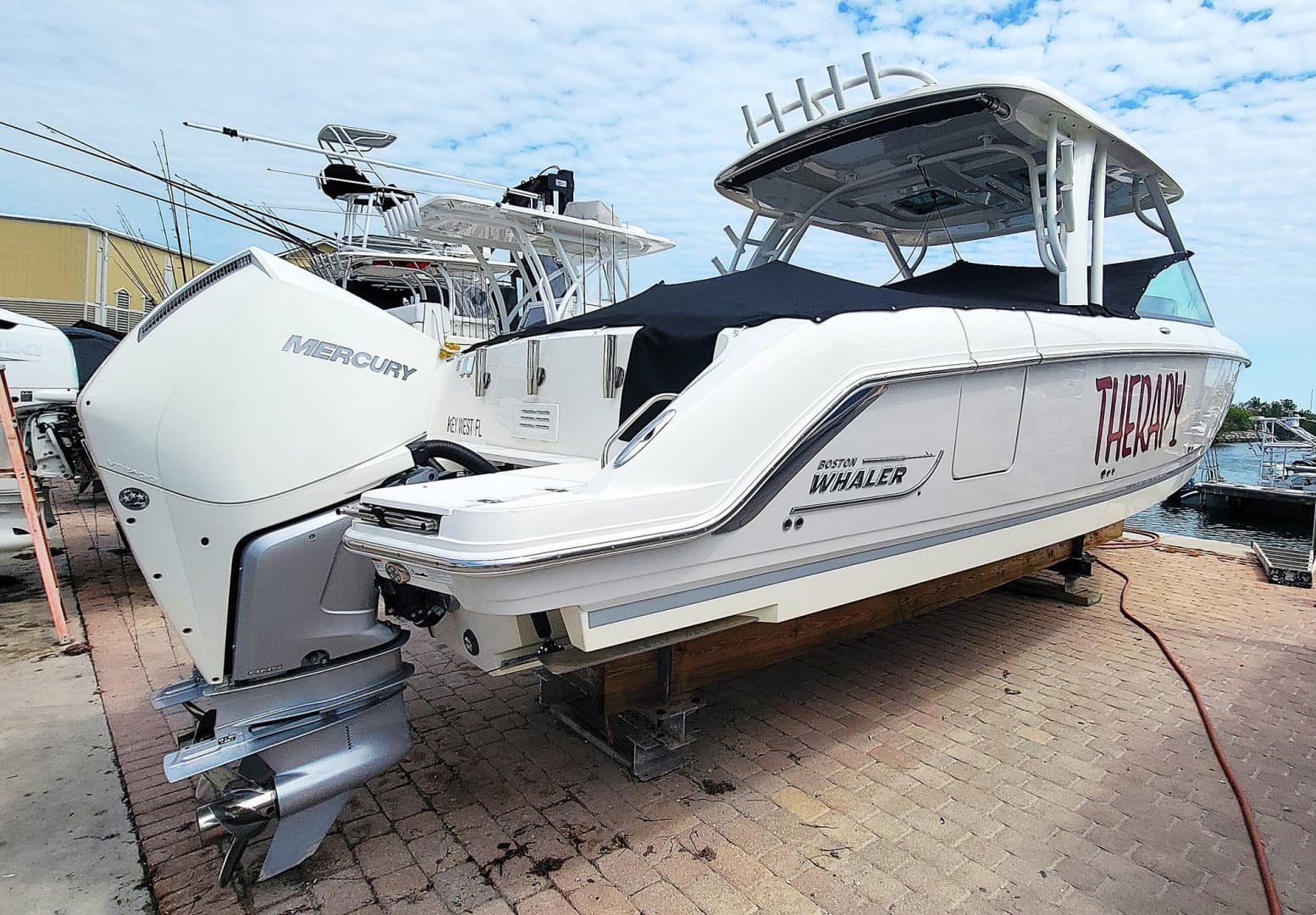 2022 Boston Whaler 320 Vantage