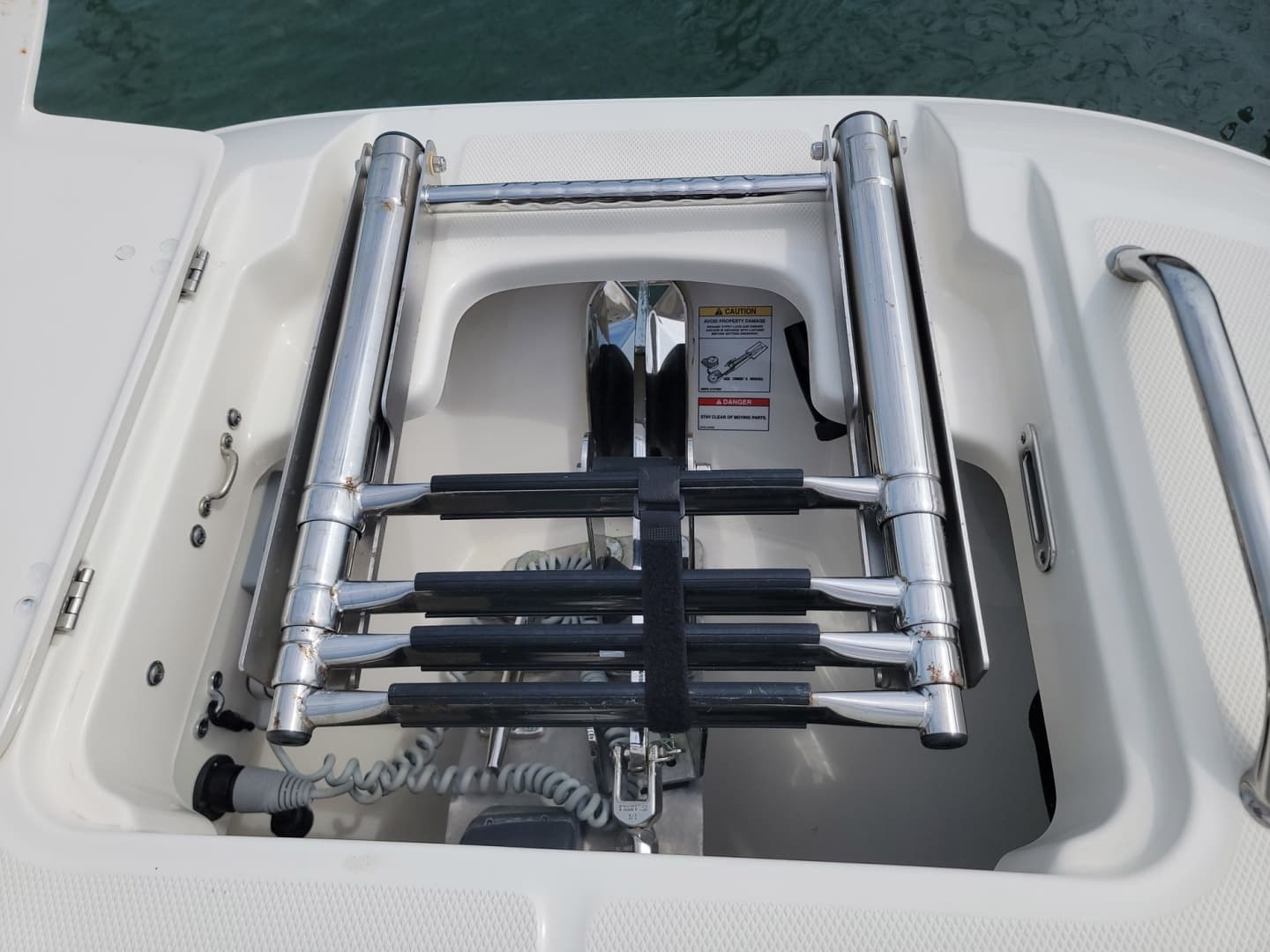 2022 Boston Whaler 320 Vantage