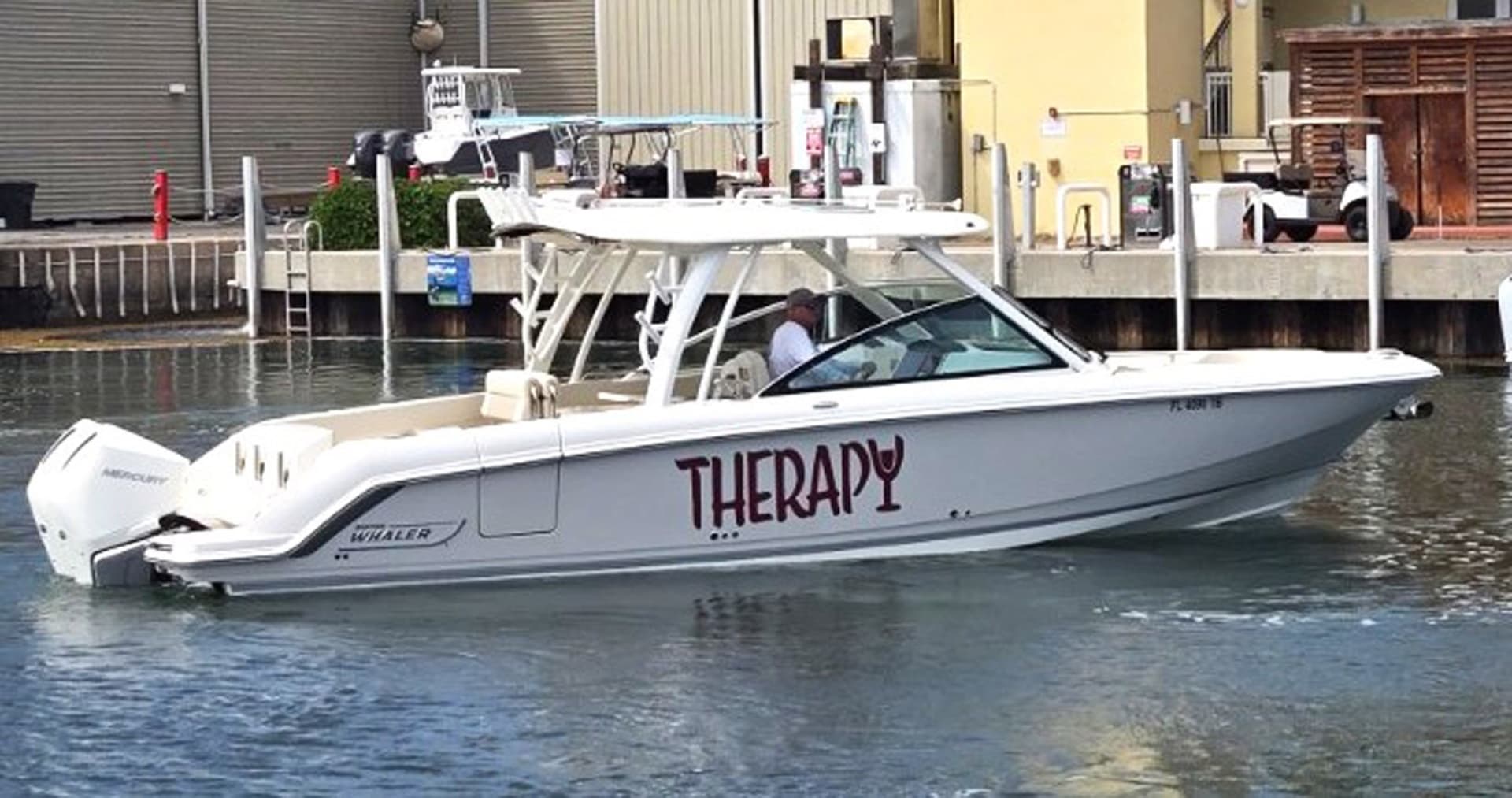 2022 Boston Whaler 320 Vantage