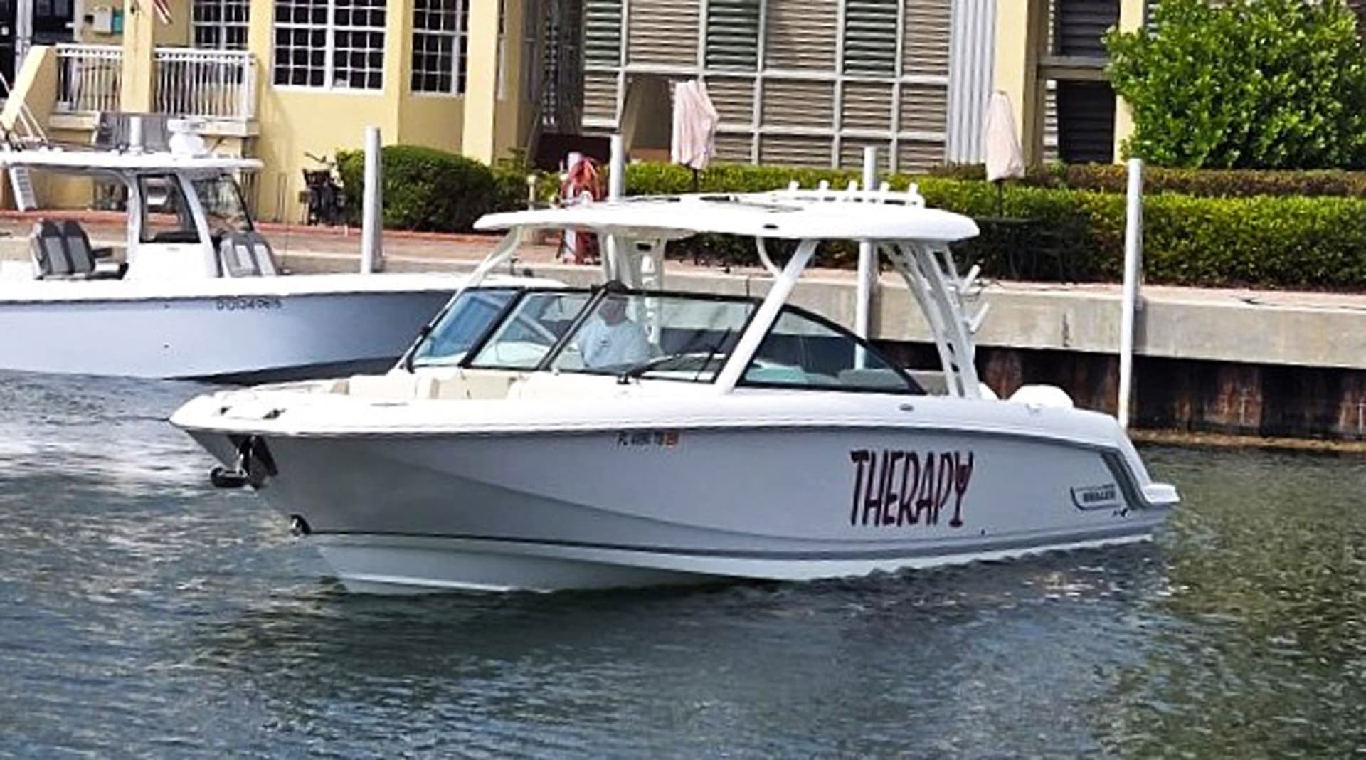 2022 Boston Whaler 320 Vantage