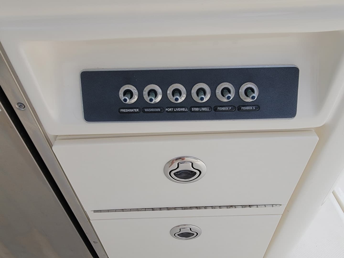 2022 Boston Whaler 320 Vantage