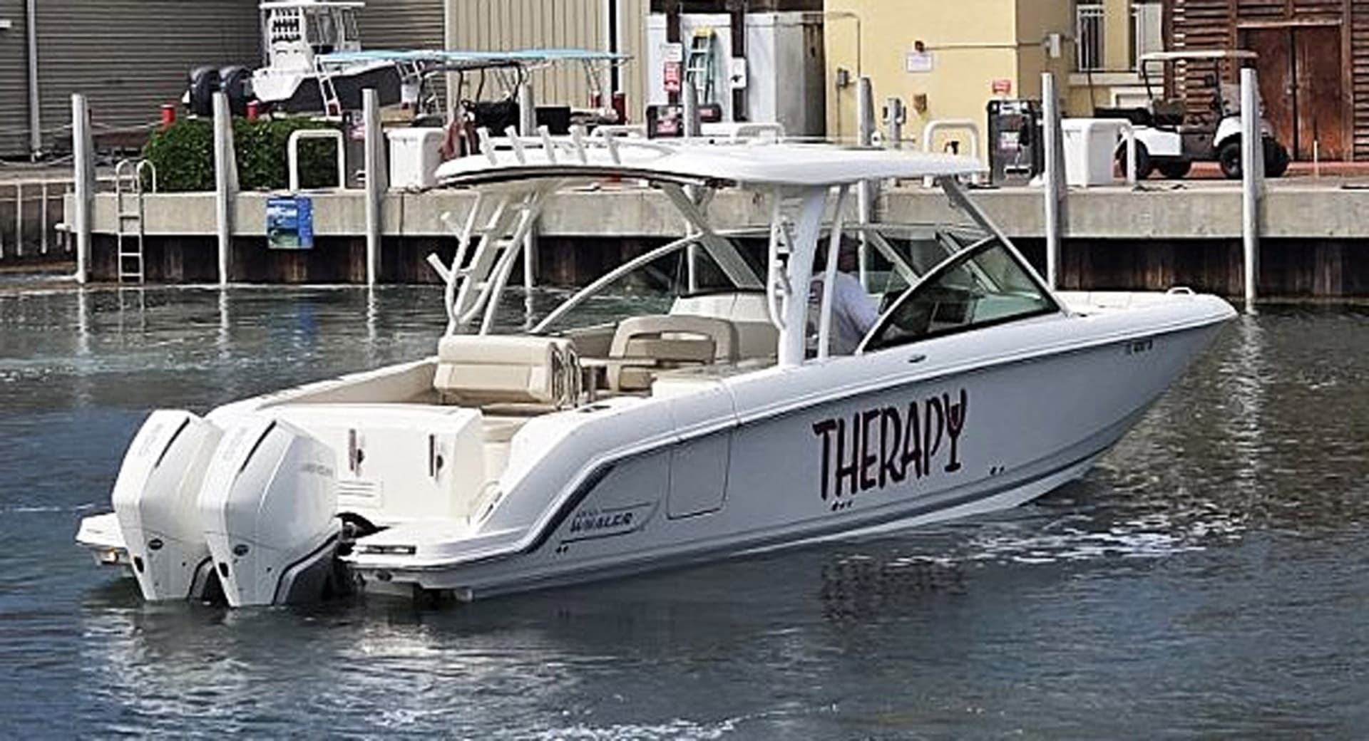 2022 Boston Whaler 320 Vantage