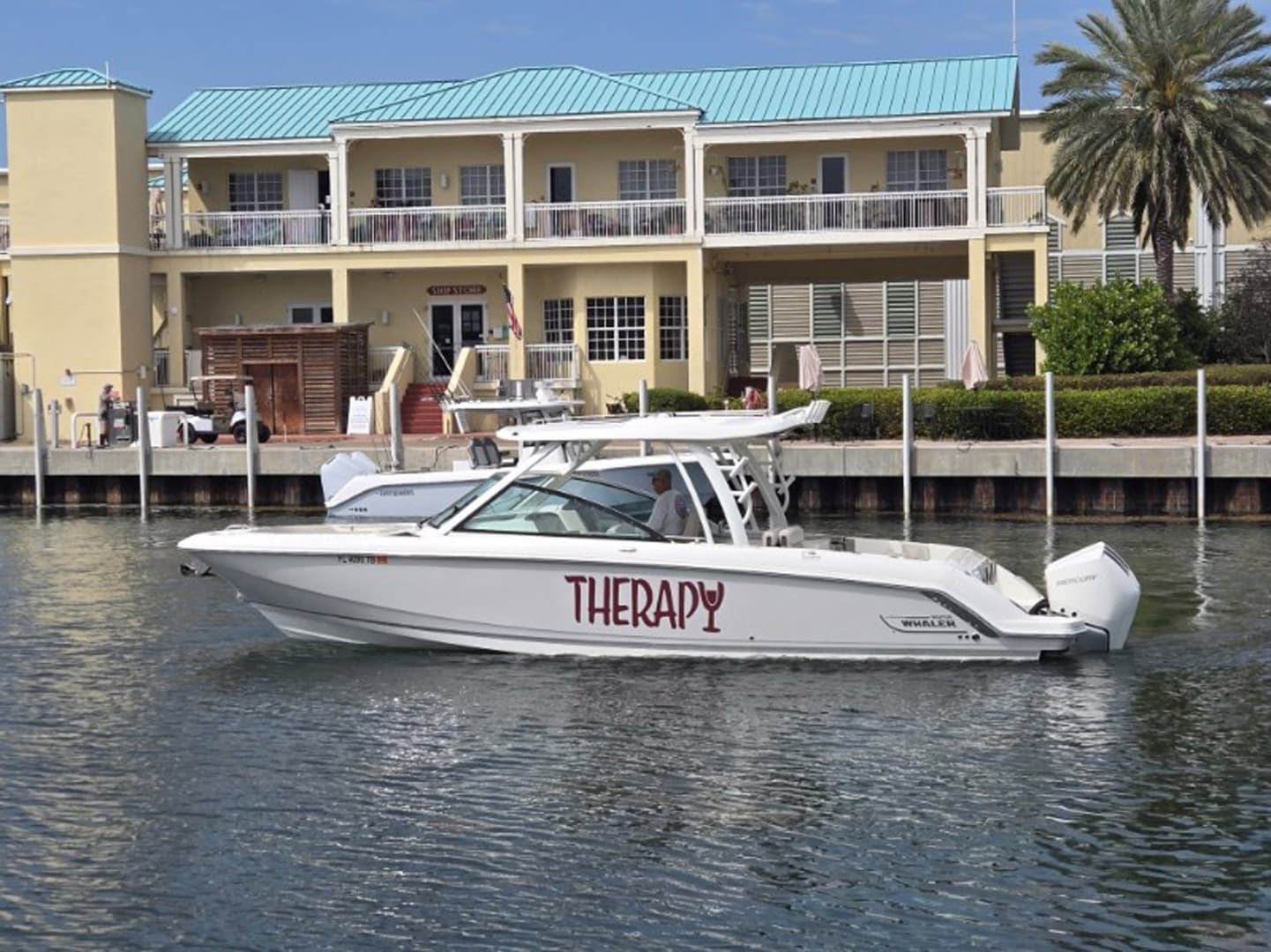 2022 Boston Whaler 320 Vantage