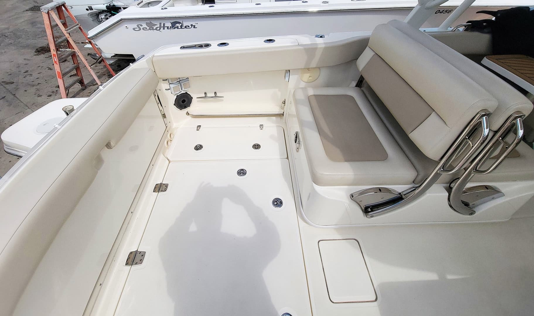 2022 Boston Whaler 320 Vantage