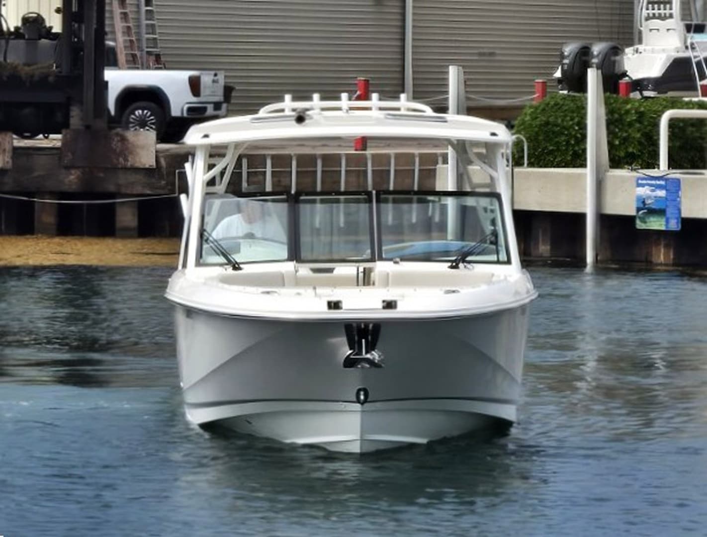 2022 Boston Whaler 320 Vantage
