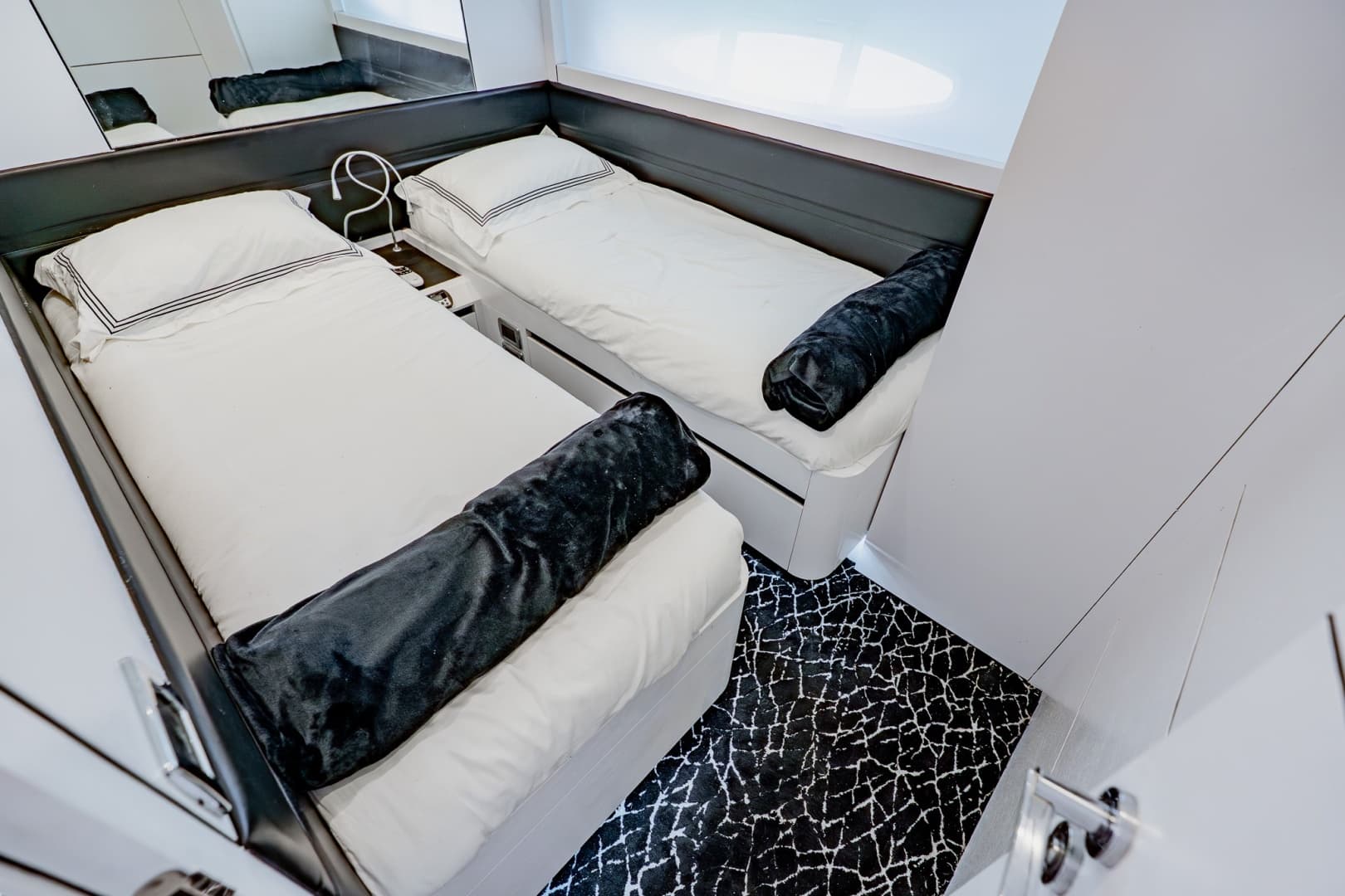 2010 Pershing 80