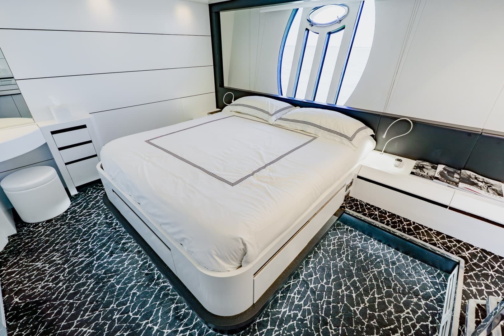 2010 Pershing 80