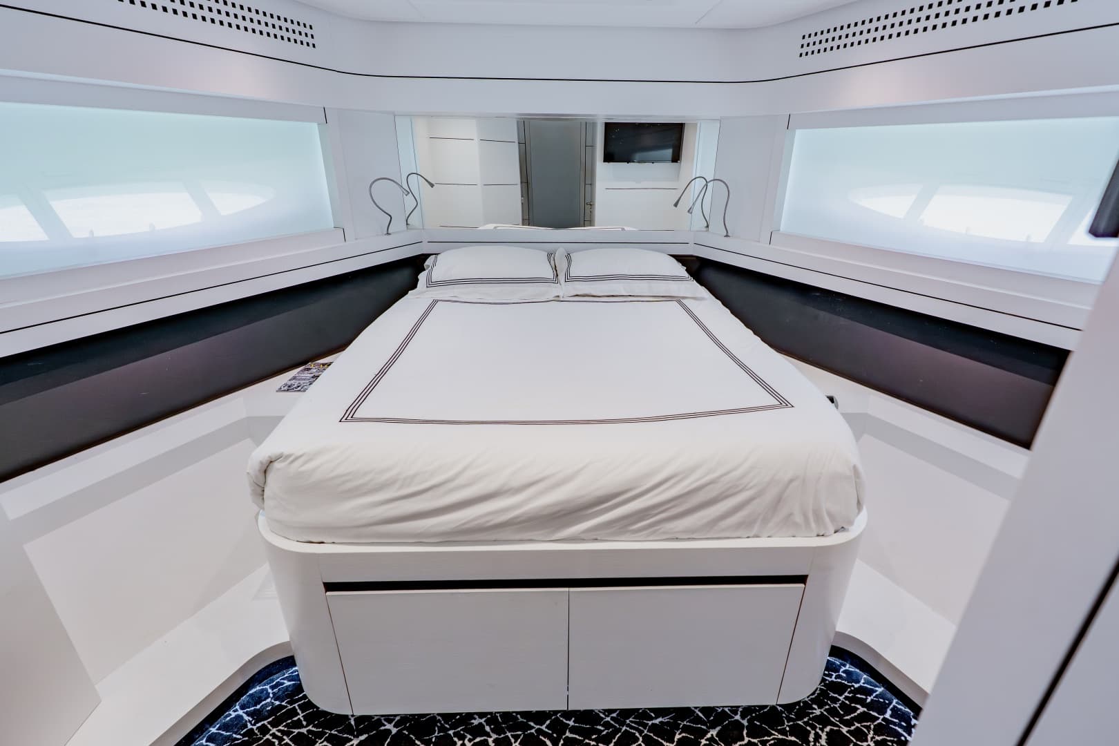 2010 Pershing 80