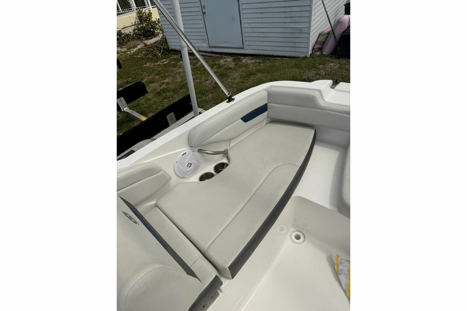 2020 Hurricane SunDeck Sport 185 OB