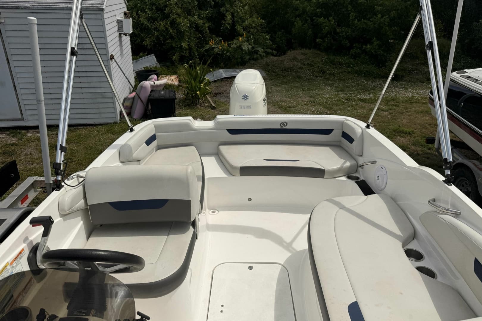 2020 Hurricane SunDeck Sport 185 OB