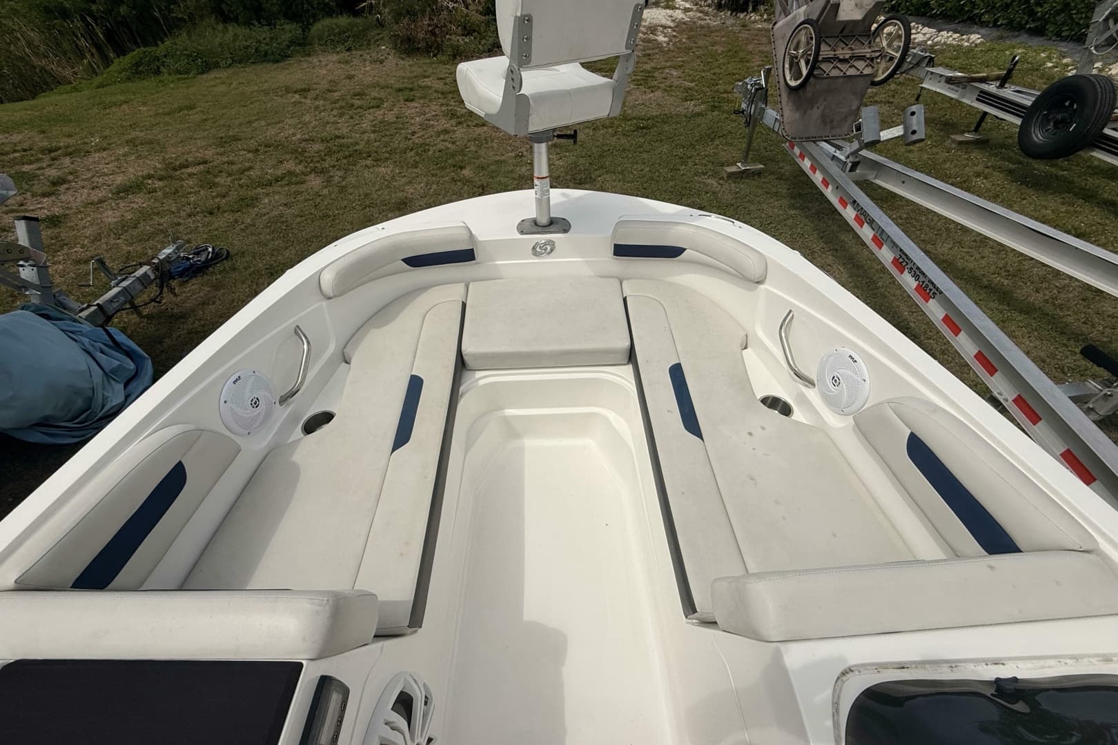 2020 Hurricane SunDeck Sport 185 OB