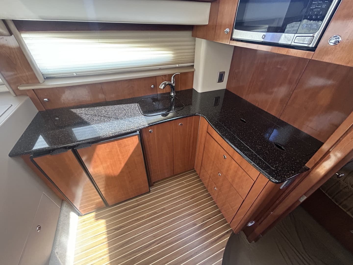 2007 Meridian 368 Motoryacht