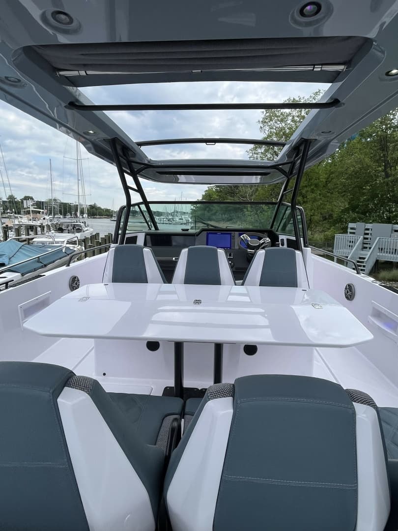 2025 Axopar 37 Sun Top
