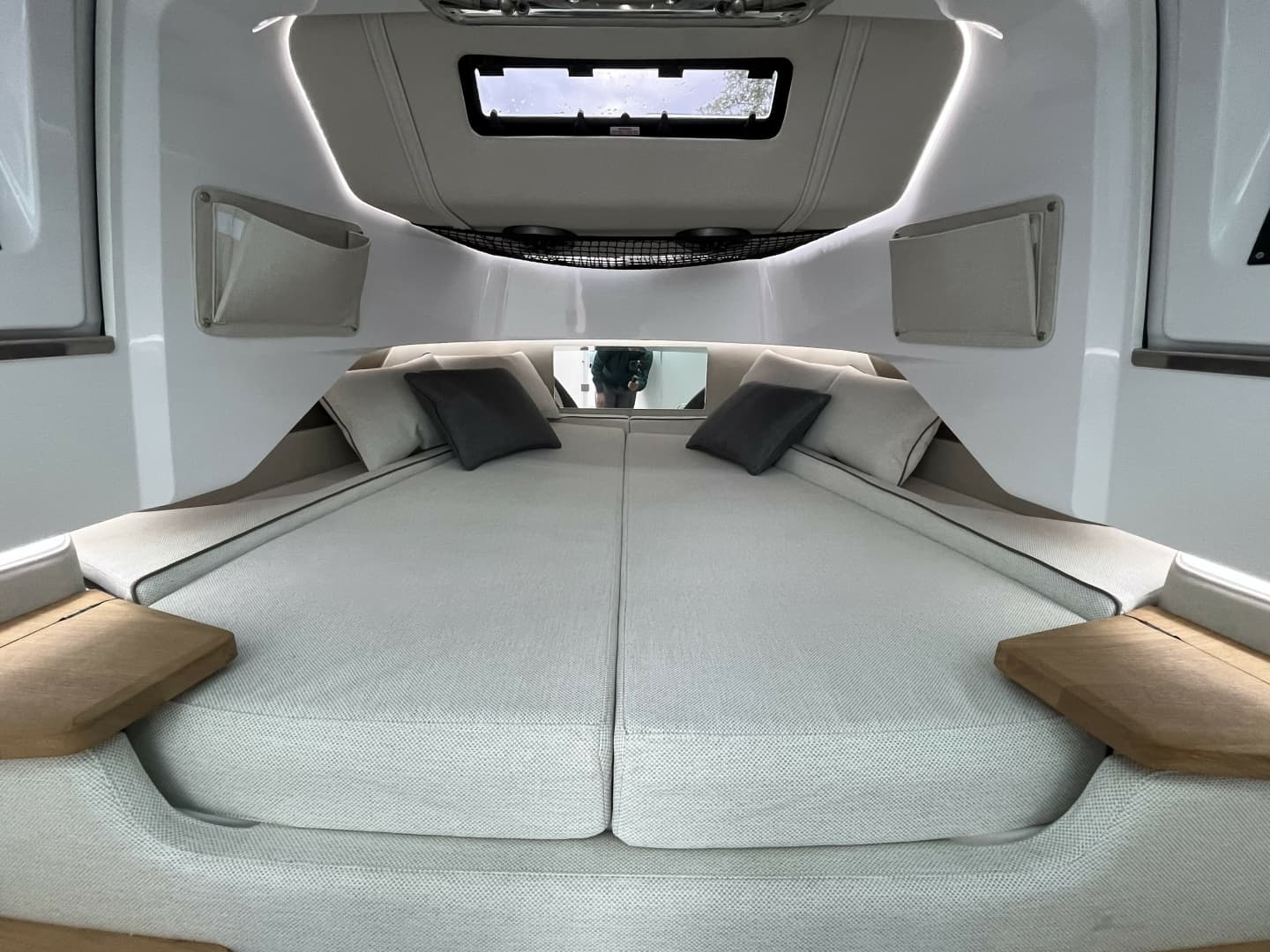 2025 Axopar 37 Sun Top