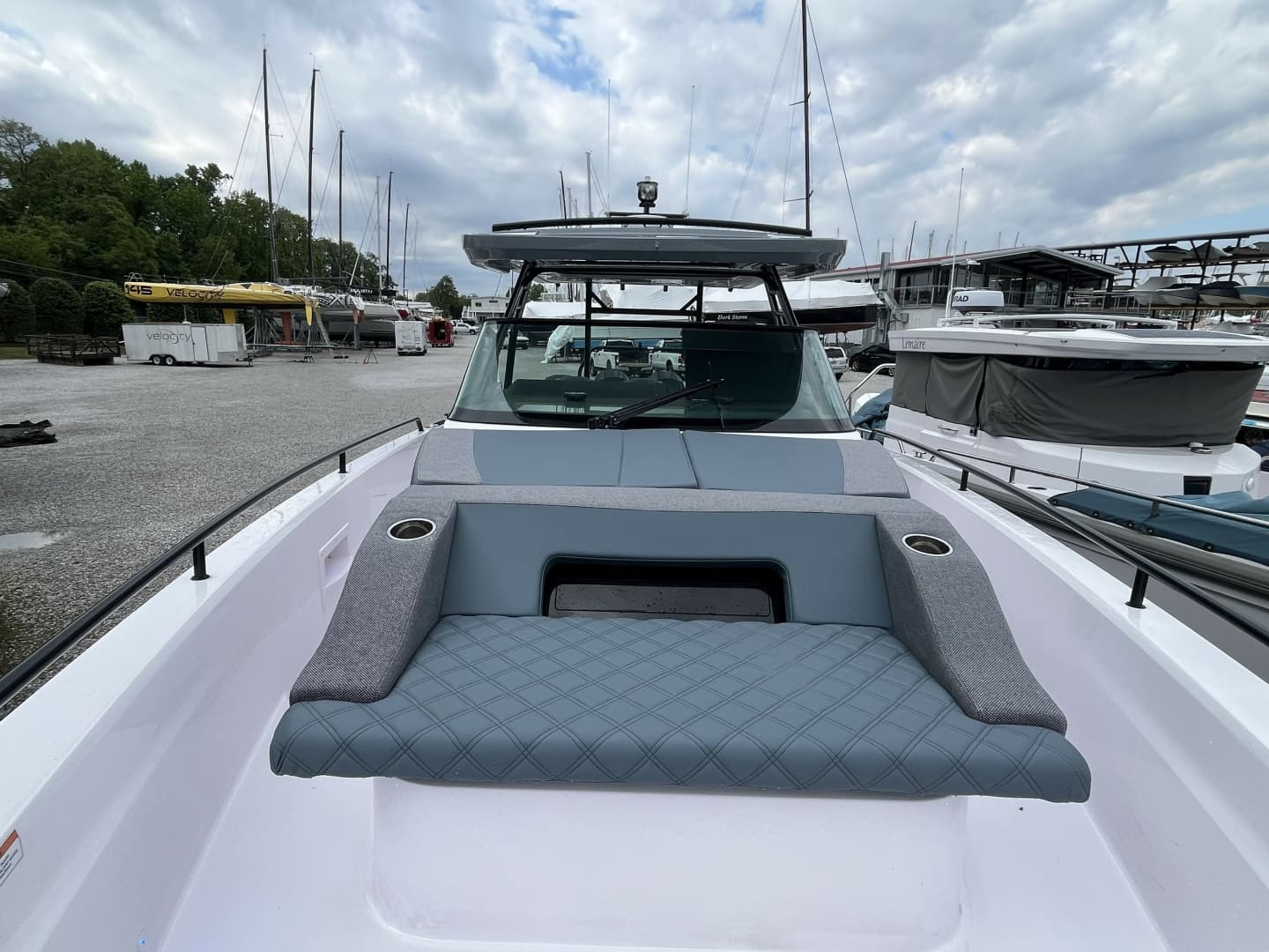 2025 Axopar 37 Sun Top