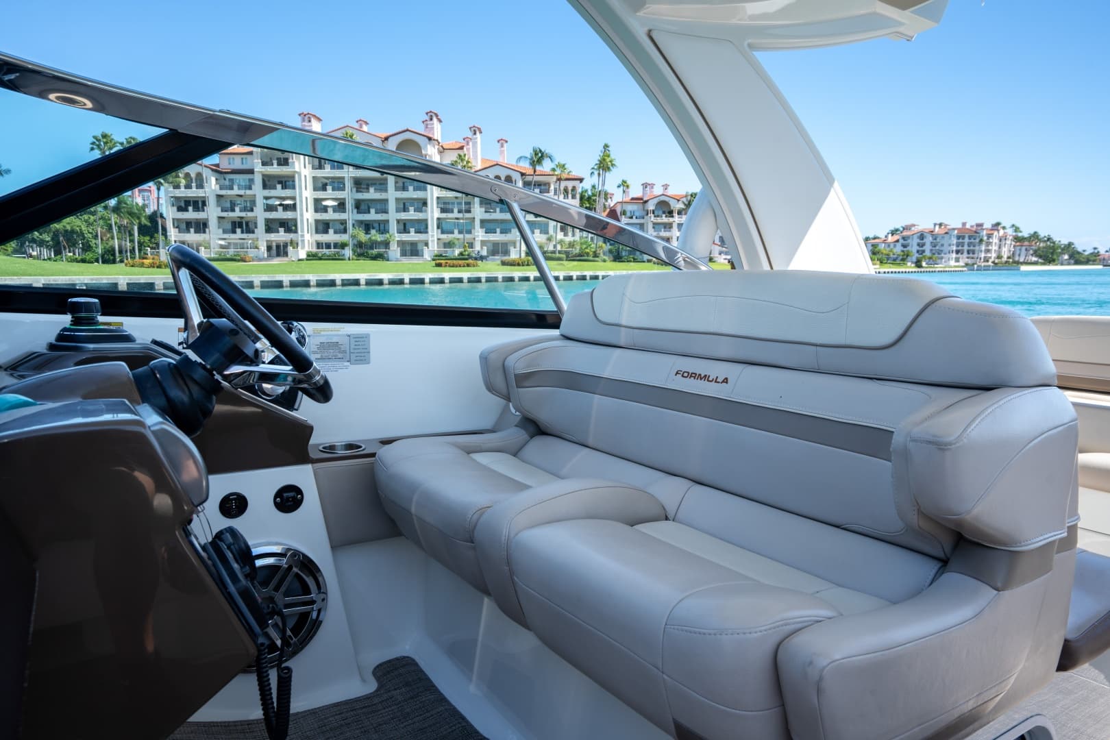 2018 Formula 350 Crossover Bowrider