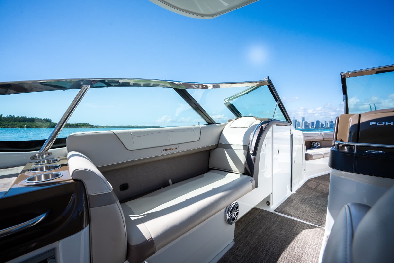2018 Formula 350 Crossover Bowrider