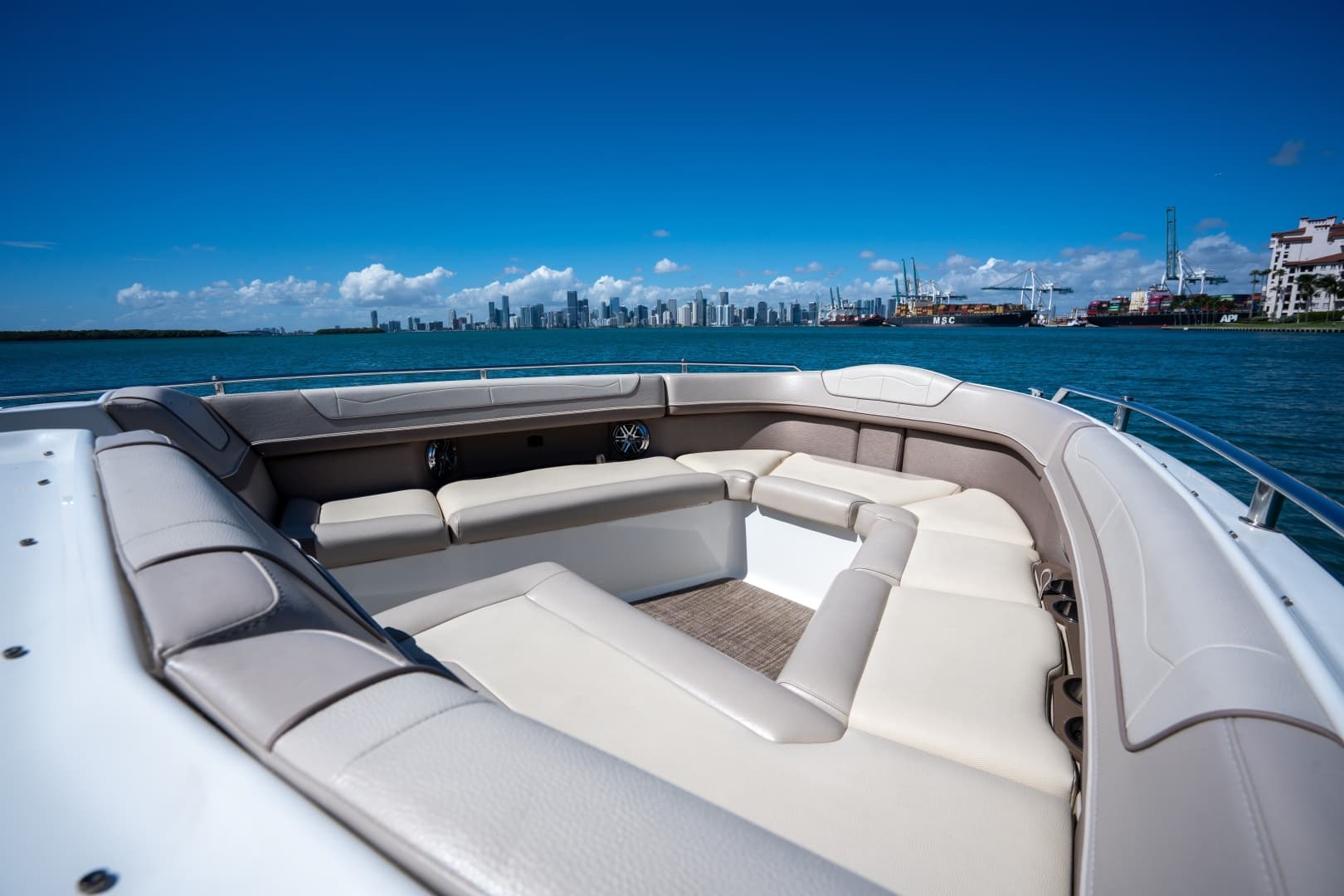 2018 Formula 350 Crossover Bowrider