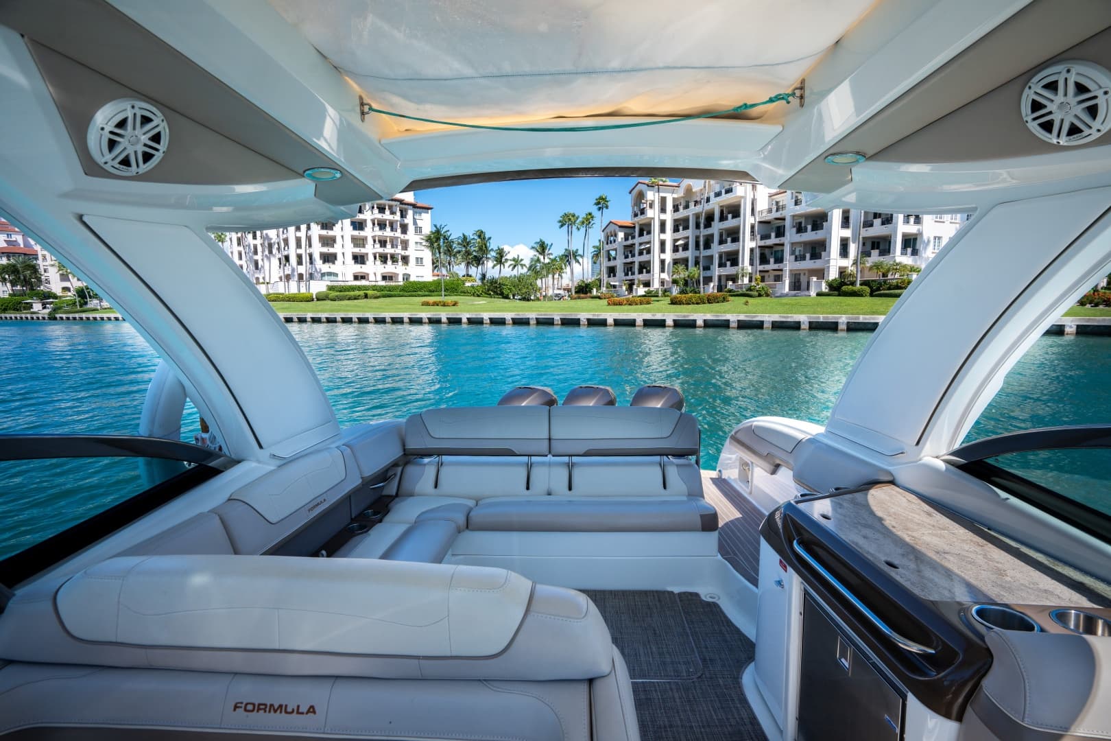 2018 Formula 350 Crossover Bowrider