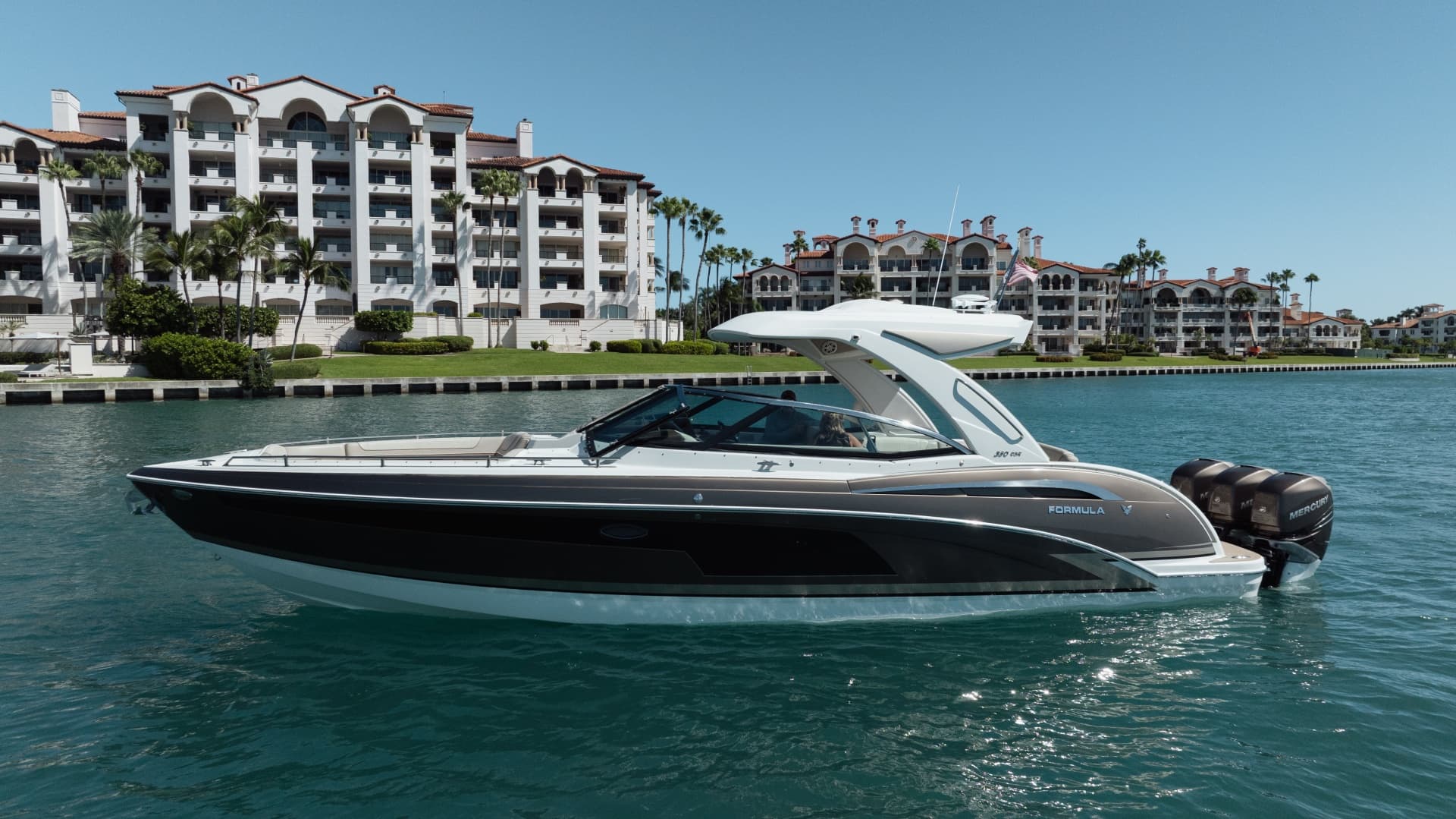 2018 Formula 350 Crossover Bowrider