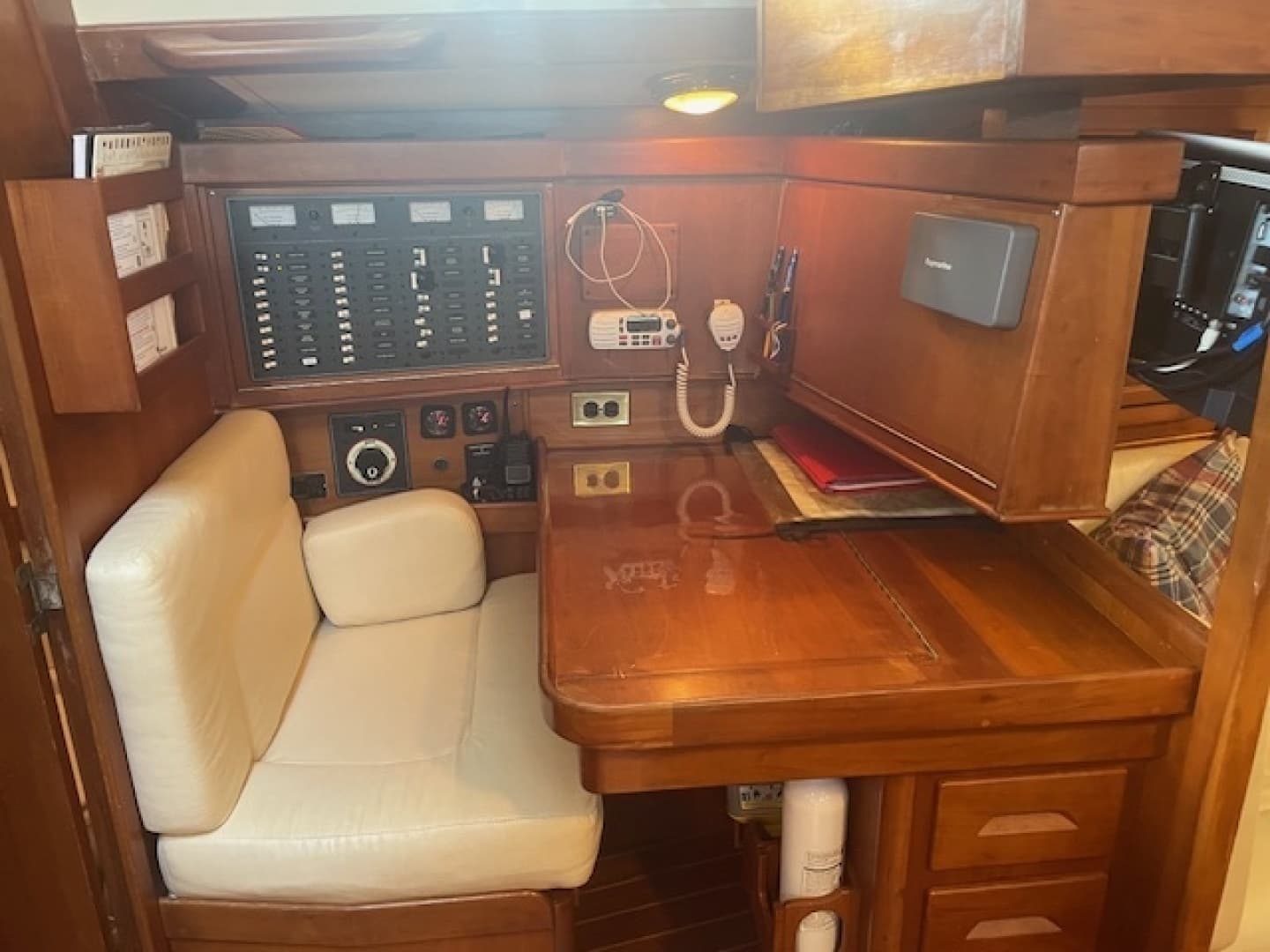 2001 Tartan 3700