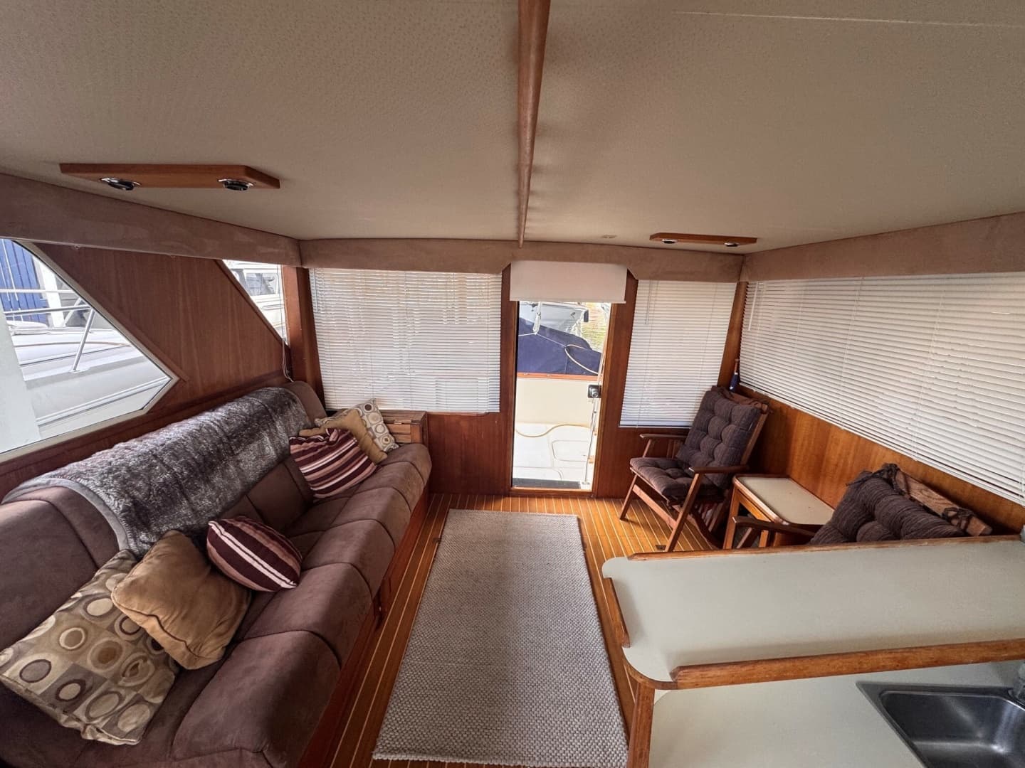 1987 Chris-Craft 44 Sedan