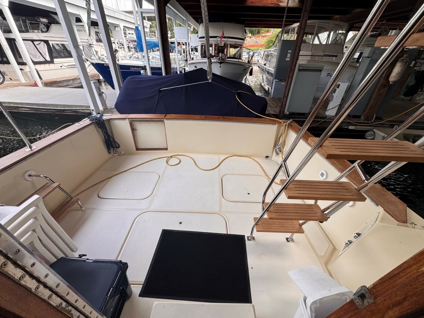 1987 Chris-Craft 44 Sedan