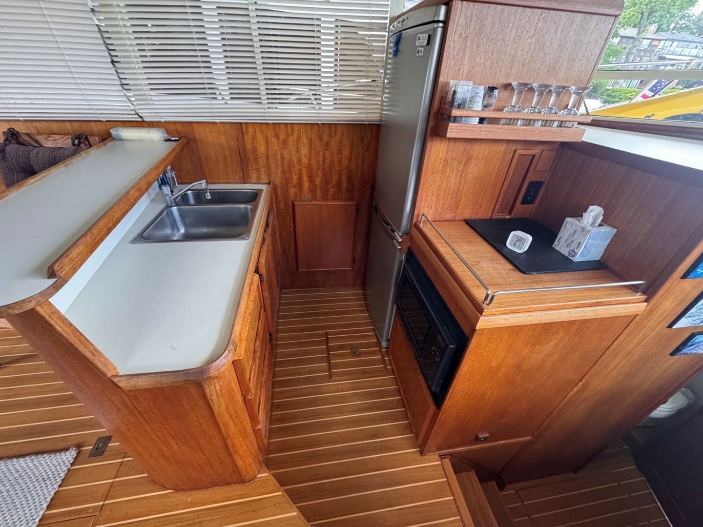 1987 Chris-Craft 44 Sedan