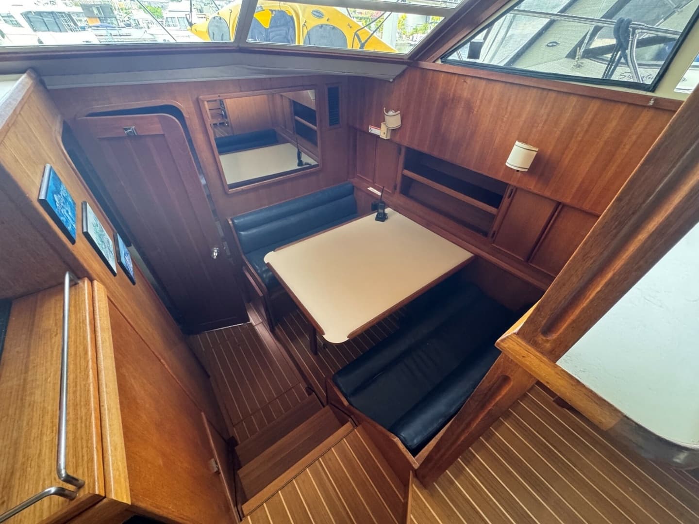 1987 Chris-Craft 44 Sedan