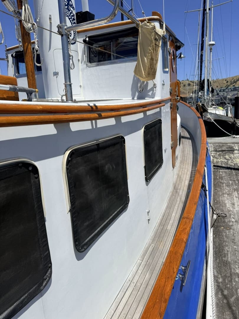 1987 Lord Nelson Victory Tug
