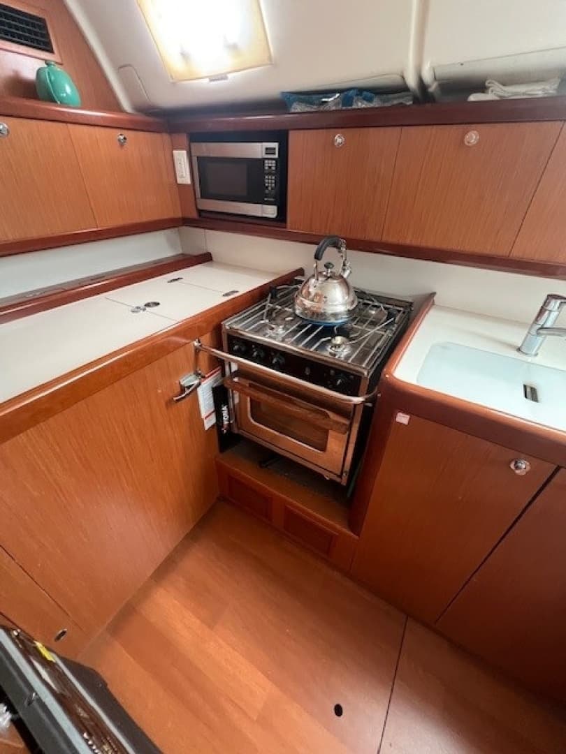 2009 Beneteau Oceanis 43