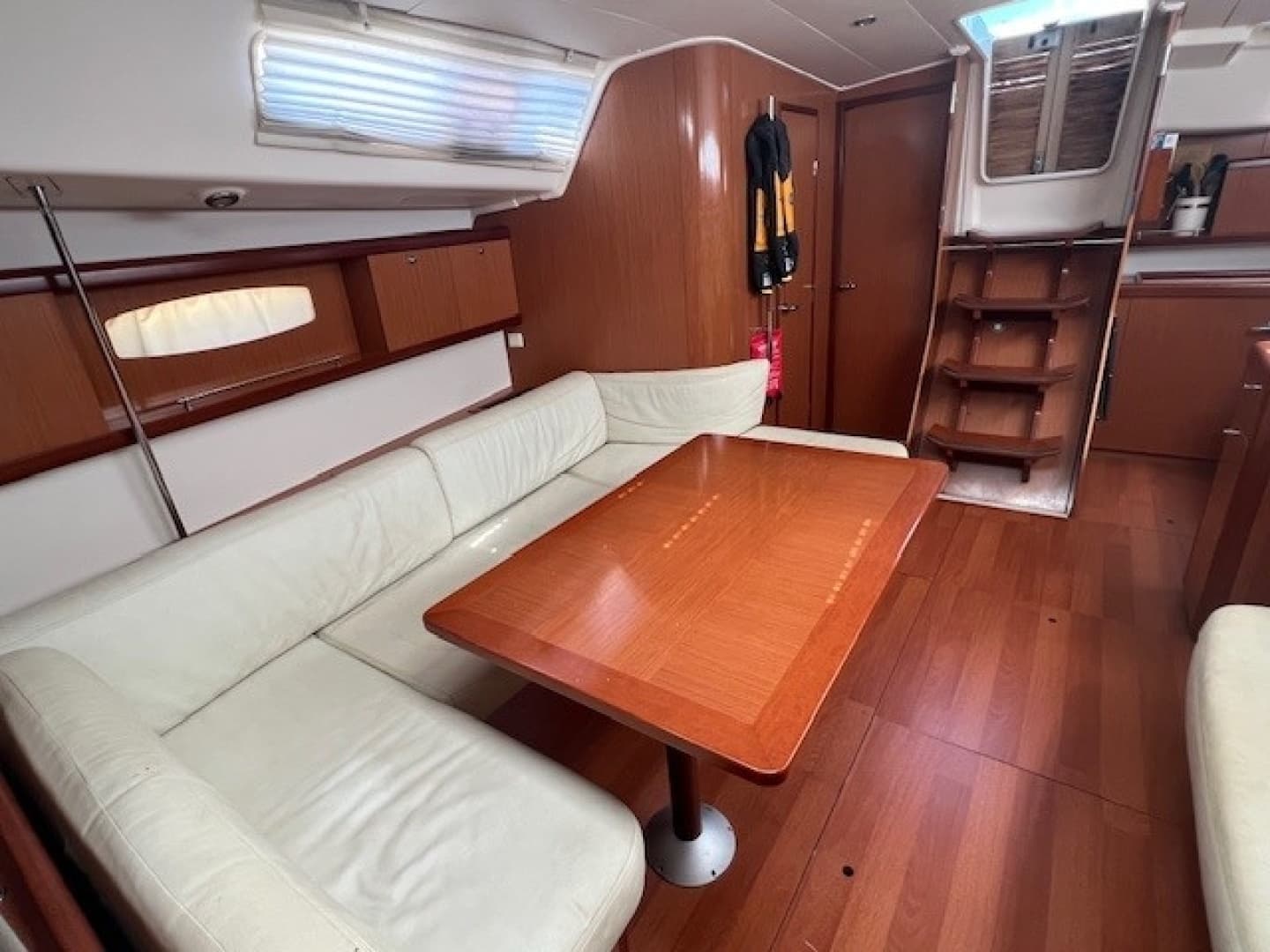 2009 Beneteau Oceanis 43