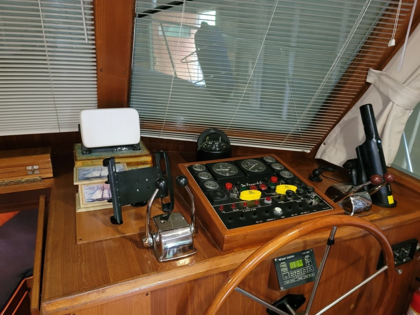 1990 DeFever Offshore Cruiser