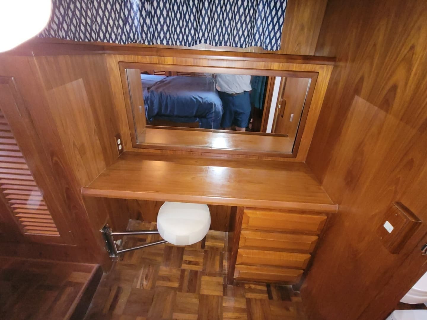 1990 DeFever Offshore Cruiser