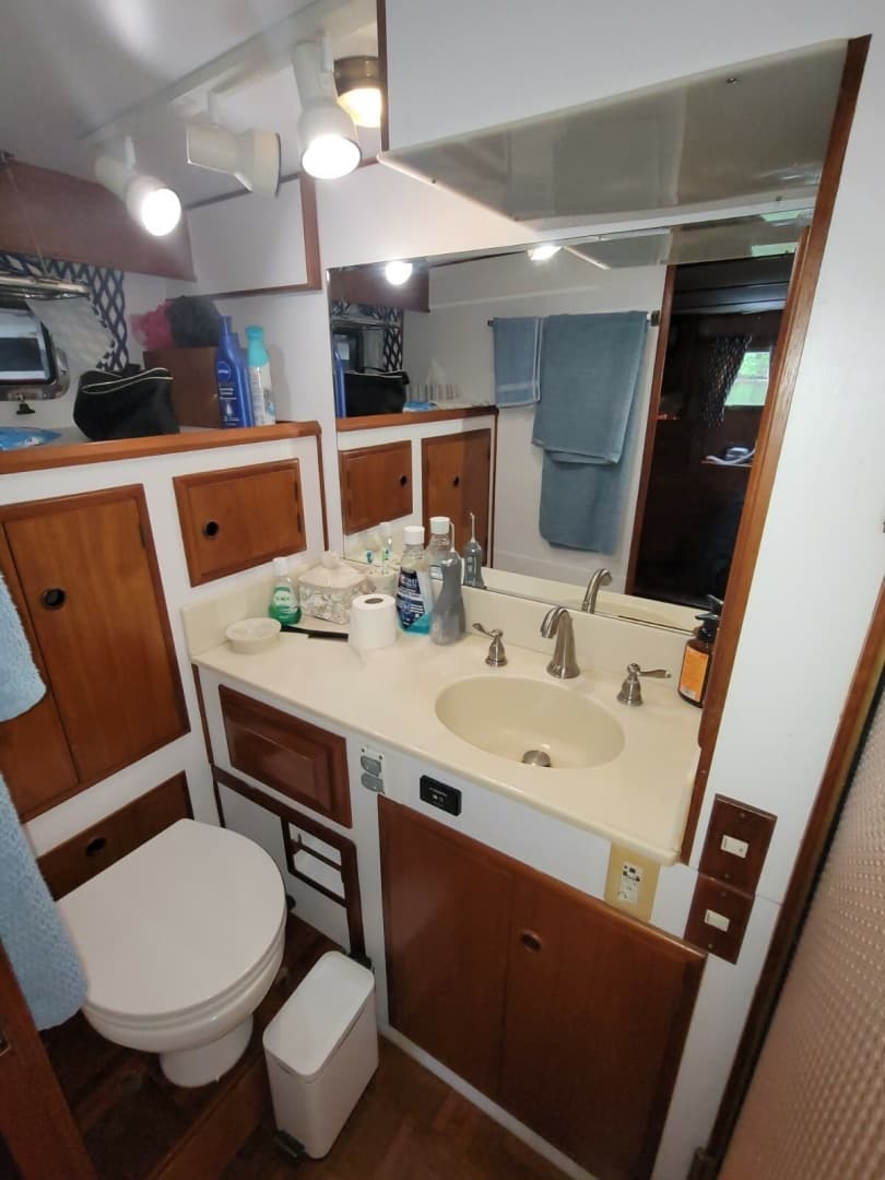 1990 DeFever Offshore Cruiser