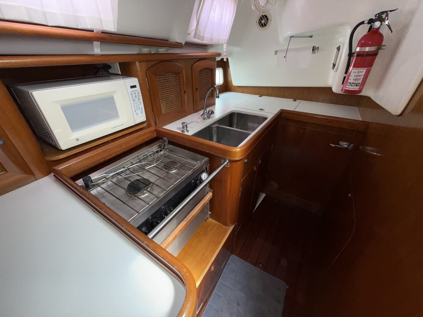 1998 Beneteau 411