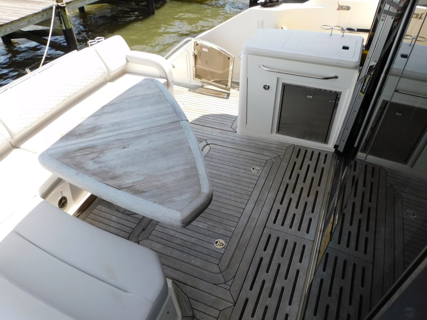 2019 Sea Ray 550L