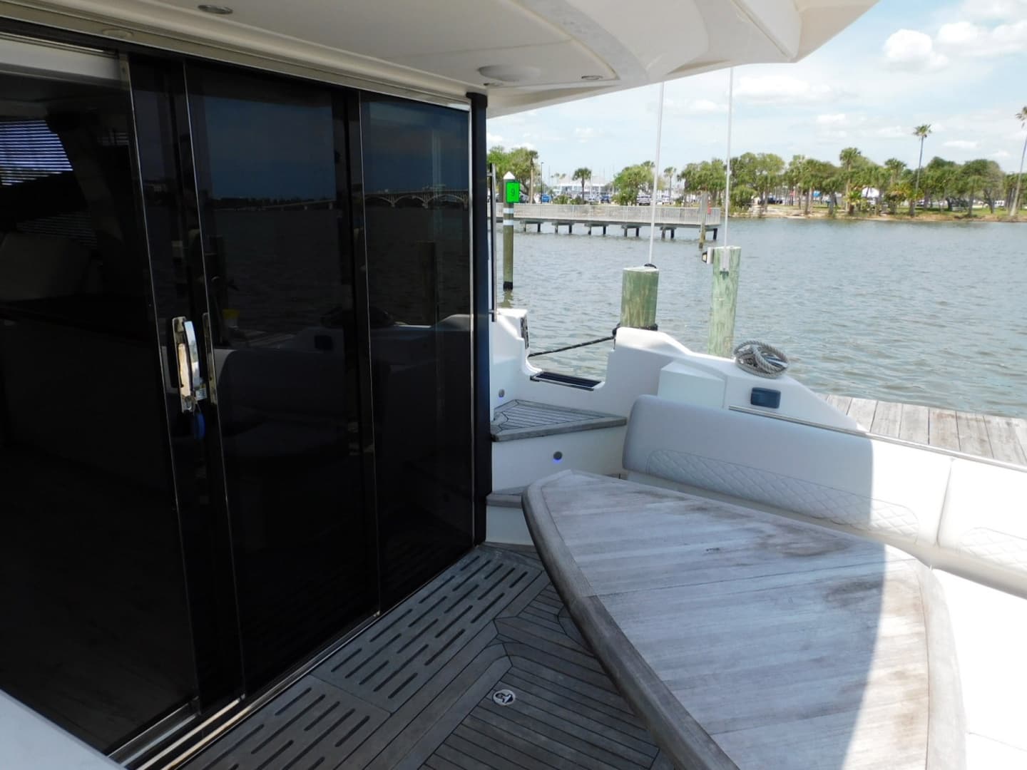2019 Sea Ray 550L