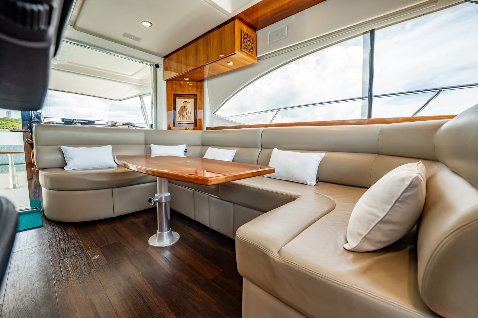 2016 Riviera 5000 Sport Yacht