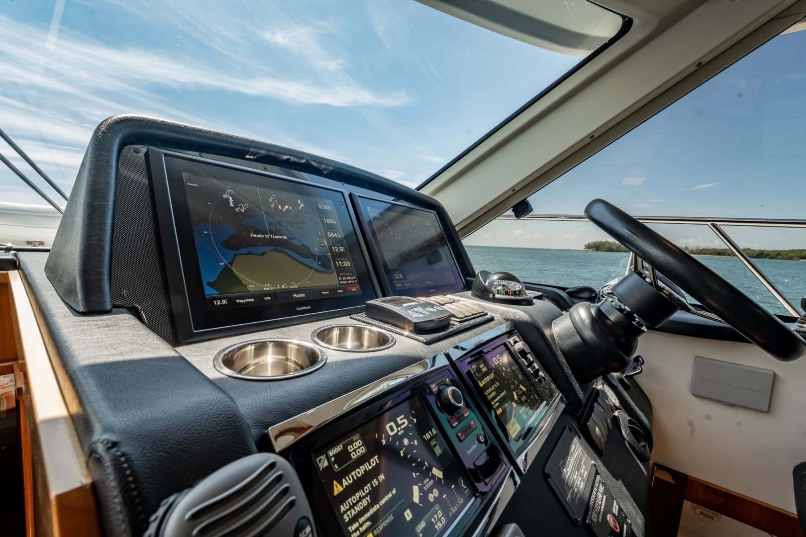 2016 Riviera 5000 Sport Yacht